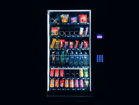 Snackautomat im Dunkeln